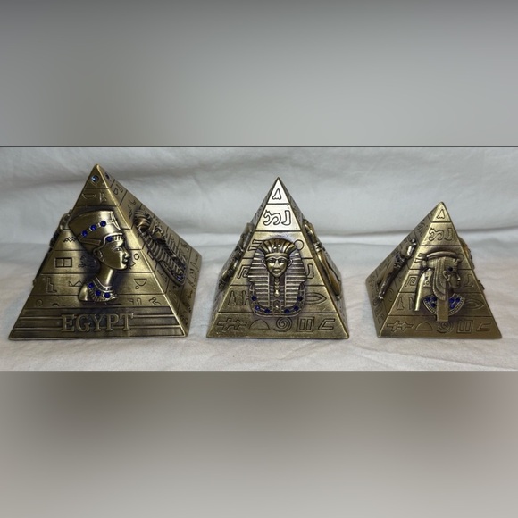 Set Of 3 Metal Etched Egyptian Pyramids Paperweight Decor Egypt Pharaohs Cat - Picture 6 of 10